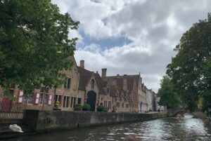 Nuran Evren Şit Instagram - From Brug with Love 💙 Dark grey sky nor wind and rain could kill the joy of being in this ancient city on Our Second Anniversary. Happy Together baby🌹@barbaros_yaras #brugge #weddinganniversary #june #love