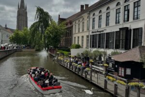 Nuran Evren Şit Instagram - From Brug with Love 💙 Dark grey sky nor wind and rain could kill the joy of being in this ancient city on Our Second Anniversary. Happy Together baby🌹@barbaros_yaras #brugge #weddinganniversary #june #love
