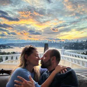Nuran Evren Şit Instagram - Love from İstanbul 🧿 📷 @gulcanarslann 🌹