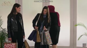 Nuray Şerefoğlu Instagram - ''Gül'ün Düğün Alışverişi''
Kan Çiçekleri Hafta İçi Hergün 16:30 da Kanal7 ekranlarında @rainspicturesofficial @unikfilmresmi @kancicekleridizi @kanal7 @buseebediir @nurayserefogluofficial @dilanduzguner #kançiçekleri #kançiçekleridizisi #dizi #tv #günlükdizi #kanal7 #oyuncu #actresses #actress #atriz #dilbar #gulfi #keşfetteyiz #busebedir #dilandüzgüner #nurayserefoglu