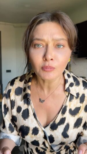 Nurgül Yeşilçay Instagram - Bayram harçlıklarına vergi geliyomuş;)) 
İYİ BAYRAMLAR🎉🎉🎉