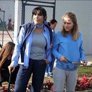 Nurhak Mine Söz Instagram - Ağır saykoya bağladığımız zamanlar.. 😂😂 @nursel_kose #tb #avlu