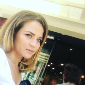Nurhak Mine Söz Instagram - Beni hep bu havalar kızdırdı 🌞