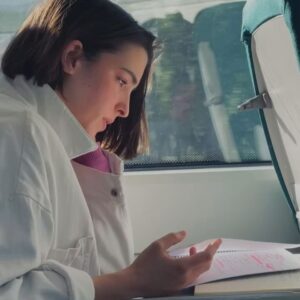 Nuria Herrero Instagram - Hace un año grabábamos en Bilbao “Desde el mañana”. 
A partir del 12 de junio disponible en Disney  . 🎆

@thegoodmoodproductions
@disneypluses 
@aleteia_actores 
@arantzavelezcasting 
@diegogitecasting