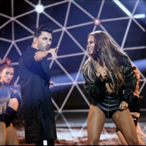 Nyno Vargas Instagram - Grandisima experiencia en @tucaramesuena gracias por la invitación amigos!🙏 Y como no a mi @niacorreia ❤Lo habéis visto? 🤭🤭 Gracias a ti también @ricky_martin por tus consejos amigo 🙏