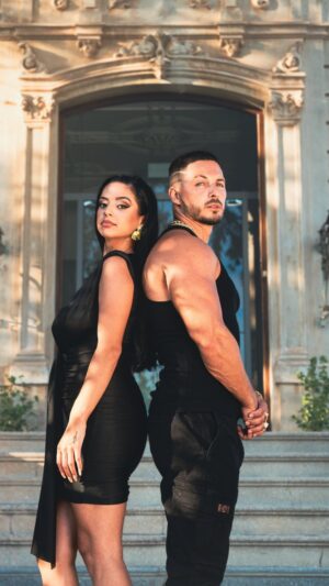 Nyno Vargas Instagram - Ya disponible “Me Está Costando Olvidarte” de @zaiira_official y @nynovargas en todas las plataformas digitales! 

#Zaira #NynoVargas #SoundBlasterRecords