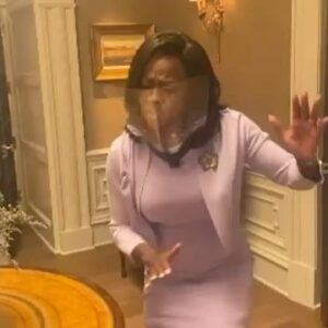O-T Fagbenle Instagram - Being on set with @violadavis @saniyyasidney and @lexiunderwood isn’t just great work but FUN! Debates, singing, dancing. I loved being with these wonder full souls!
