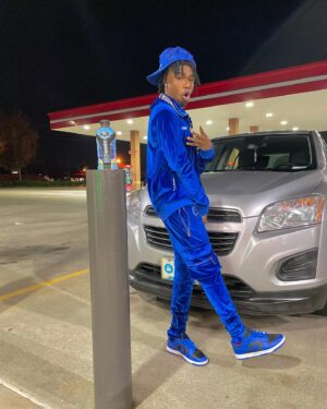 O'Neil Rowe Instagram - Fav color blue ..🕸