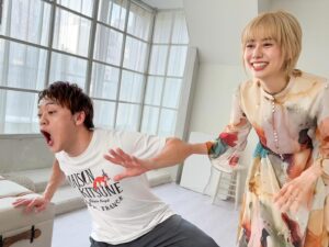 Obata no Oniisan Instagram - 『写真スタジオで本気出す親』
#こどもを笑顔にさせたくて
#夫婦で全力出しました
#スタッフさんも
#どっちを撮ってんねん
#たまひよの写真スタジオ 
#この様子は
#後日YouTubeにて