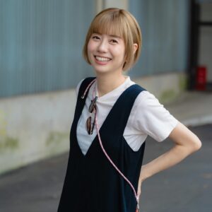 Obata no Oniisan Instagram - 【バチョフ写真展】
YouTubeの編集をしてくれている後輩ピン芸人バチョフがカメラが趣味で、その腕前がプロ並みなのでいつも撮ってもらっています。
バチョフカメラマンの写真が溜まったのでプチ写真展を。
僕のインスタやYouTubeをきっかけに今、撮影依頼が殺到しているらしいです！笑
彼も芸人活動があるのでスケジュールは擦り合わせになると思いますが、七五三や家族写真、その他記念日などのお写真、ぜひご依頼を(^^)もちろん一般の方もOKです！
バチョフ設定価格は、大手写真スタジオの出張サービスやプロの方よりだいぶ財布に優しめかと。
ご連絡はDMで👇
@bachofu1992 
#バチョフ
#広島大学出身のめっちゃ真面目でめっちゃ変なやつ
#バレーボール男子日本代表 の
#高橋藍　選手に顔が似ています
#高橋藍選手をめっちゃ赤くした感じ
#ちなみに僕の写真集のカメラマンは↓
@hello_kana_ 
#フリーのカメラマンのかなちゃん
#この子もすごく融通利かせてくれる素敵で優秀なカメラマンです
#ジブリ
#ストリートスナップ
#streetphotography