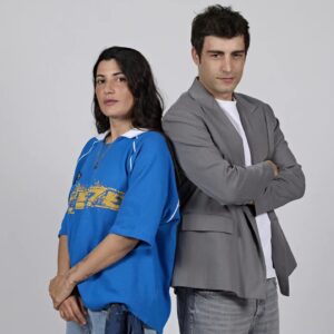 Octavi Pujades Instagram - Pues, hala... Ya se puede decir: mi hija Alicia y yo somos una de las parejas concursantes de #pekinexpress.
Hoy se ha hecho público. Y hoy me he enterado de quienes serán nuestros rivales; rivales o, más bien, compañeros, ya que estas siete parejas de inconscientes nos embarcamos en una AVENTURA de esas que pasan una vez en la vida. ❤️
¿Dónde vamos? Ni puñetera idea (que no sueltan prenda). ¿Estoy nervioso? SÍ. MUCHO. Porque el programa en sí ya es un reto mayúsculo pero, además, nos enfrentamos a gente con mucho nivel. A algunos les conozco ya, les respeto, les admiro, e incluso a alguno que otro le quiero un montón (@canco_drilo... 😍) y estoy convencido de que van a ser unos adversarios FORMIDABLES.

Formar parte de este grupo da vértigo, pero tener la oportunidad de vivir esta experiencia con ell@s y, sobre todo, con mi hija, es un subidón de mucho cuidado. 🤯
Así que la suerte está echada, y ALLÁ VAMOS (a donde sea que nos manden). 😅😂
Gracias, @hbomaxes y @warnerbrostves, por darle vida de nuevo a este formato y por  permitirnos formar parte de él.

#aventura #aymadre #laquesenosvieneencima #hbo #warner #adventure #pekinexpress2024