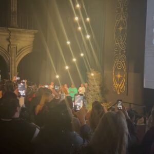 Octavio Hinojosa Martínez Instagram - Qué gran espectáculo la premiere y la nueva serie de Lord of the Rings “The Rings of Power” que estrena el 02 de Septiembre por todo el mundo en @primevideo 

Y feliz de ver a tantos amigos tan queridos y a toda la familia de Prime Video ¡qué noche! ❤️❤️❤️