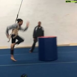Odiseas Georgiadis Instagram - STUDENT!!!!!🦓🦅 first time doing stunts