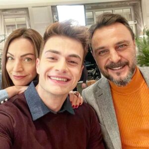 Ogün Kaptanoğlu Instagram - Kardeşlerim dizi projesinde, Resul karakteri ile sizlerle buluşuyoruz. Her cumartesi akşamı görüşmek üzere. @ngmediatv @kardeslerim 
 @aslimavitan @recepustaa @atvturkiye
