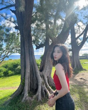 Oh Chae-yi Instagram - ☀️🌬️🌊💦✨

(저번 괌 여행 사진 이제야 올리는거에요..!)