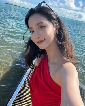 Oh Chae-yi Instagram - ☀️🌬️🌊💦✨

(저번 괌 여행 사진 이제야 올리는거에요..!)