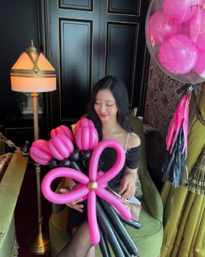 Oh Chae-yi Instagram - 🎀🖤🎂