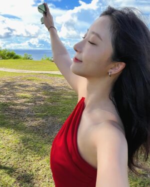 Oh Chae-yi Instagram - ☀️🌬️🌊💦✨

(저번 괌 여행 사진 이제야 올리는거에요..!)