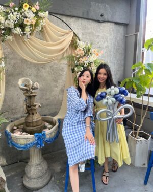 Oh Chae-yi Instagram - @ate_seongsu 
핫한 성수 브런치카페 다녀왔어요🫶🏻

@newg_gwenkang  언니처럼 너무나 상콤한 이곳💛
음식 분위기 모두 취저잖아!