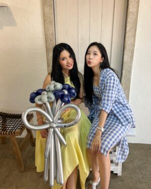 Oh Chae-yi Instagram - @ate_seongsu 
핫한 성수 브런치카페 다녀왔어요🫶🏻

@newg_gwenkang  언니처럼 너무나 상콤한 이곳💛
음식 분위기 모두 취저잖아!
