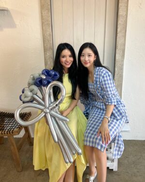 Oh Chae-yi Instagram - @ate_seongsu 
핫한 성수 브런치카페 다녀왔어요🫶🏻

@newg_gwenkang  언니처럼 너무나 상콤한 이곳💛
음식 분위기 모두 취저잖아!