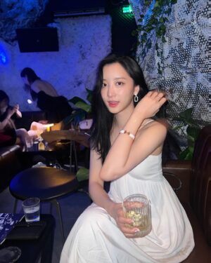 Oh Chae-yi Instagram - 백만년만의 Vietnam🇻🇳
인싸놀이 하고 하루 방전...