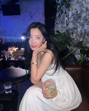 Oh Chae-yi Instagram - 백만년만의 Vietnam🇻🇳
인싸놀이 하고 하루 방전...