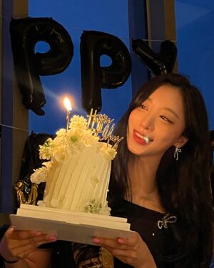 Oh Chae-yi Instagram - 마지막 동영상 속 노래 제목 맞춰보세요🙋🏻‍♀️