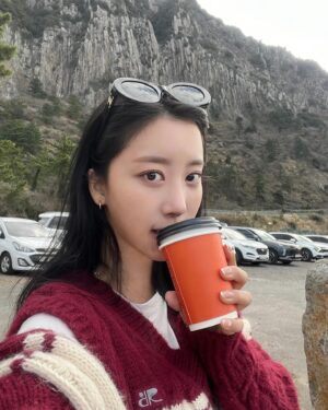 Oh Chae-yi Instagram - 조카랑 오랜만에 제주✈️
간만에 말 타서 걱정했는데 칭찬받음!