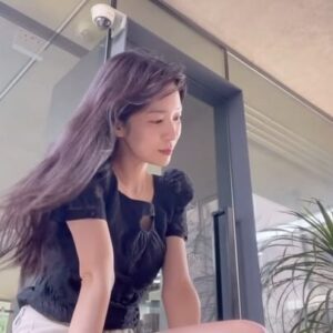 Oh Hye-won Top 100 Instagram Photos and Posts