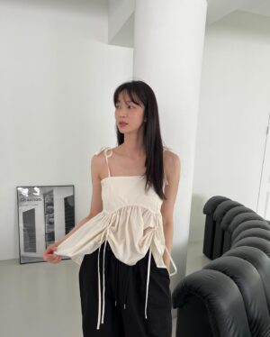 Oh Hye-won Instagram - 예쁜옷입으면신나🖤