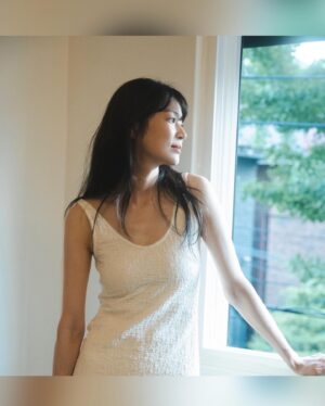 Oh Hye-won Instagram - @anggae.official #앙개 #anggae

6월 새롭게 론칭한 페미닌 컨템포러리 ’anggae (앙개)‘
실루엣을 과감하고 센슈얼하게 표현해 본연의 아름다움을 추구하는 
브랜드에요 예쁜 이름처럼 촉감이 참 좋고 여리여리🤍
6월부터 공식몰 SSF샵에서 만날수있어요🌿