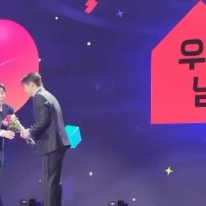 Oh Sang-jin Instagram - 감사합니다!
더 잘하겠습니다
제 주변 모든 동료들께 수상의 영광을 돌립니다