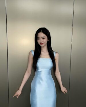 Oh Se-young Instagram - 👗💙

@kim.rmi 언니덕에 이쁜 드레스입고 룰루 ~
@ouioui_seonhye 
@sming_g 
언니들 저 드디어 사진 올려요 힛🫶🏻

숨쉬기 힘들었지만 예뻤던 ...☺️
이제 오늘이 70부다.. 많이 왔다.. 캬
