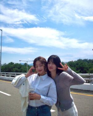 Oh Se-young Instagram - 세번째결혼! 열심히 달려 2분의1 까지 왔습니다!
..🩷
시청자 여러부운.. 너무 걱정마세요.. !
좀만 기다리시면 곧 .. 사이다 드링킹 하실겁니다..
..☺️
오늘 저녁 식사도 맛있게 하시고 
함께해요 🫶🏻
(사진은 세란의 몇가지 여정들..👣ㅎ)