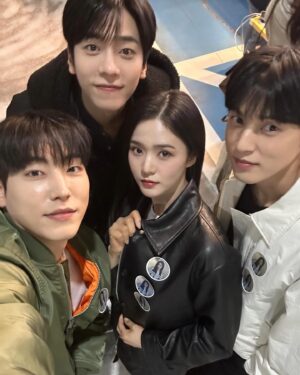 Oh Se-young Instagram - 입무거운 매니져 경미와의 합작으로 서프라이즈 성공시킨 나으 징생로랑,,, 
진짜 생각지도 못했고 처음 딱 커피차보고 왈칵 눈물났는데 다행히 눈물셀카는 참았어
언니야 날 감동시키고 싶었다면 너무나도 200프로 성공이고 진짜 진짜 고맙고 (지금도 잘하지만) 내가더 더더 잘할께!!!!!!!! 헷😘 사당해 김지은♥️