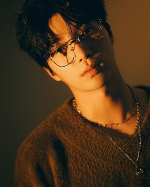 Oh Seung-yun Instagram - Photo: @choihyunmin___
Makeup: @hakkukku 
Hair: @kangseonhye__
Stylist: @he.code_