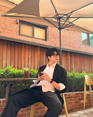 Oh Seung-yun Instagram - 웃어 봄
.
.
.
.
#제로네이트#티유치과