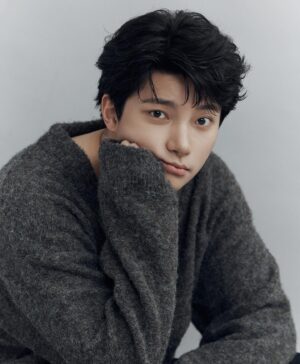Oh Seung-yun Instagram - 📸 @calm__lake 
hair @soon_e_10 
makeup @kibosim