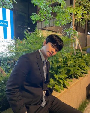 Oh Seung-yun Instagram - 🕴️