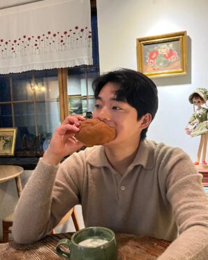 Ok Jin-uk Instagram - 쑥라떼 좋아하는 28세👶