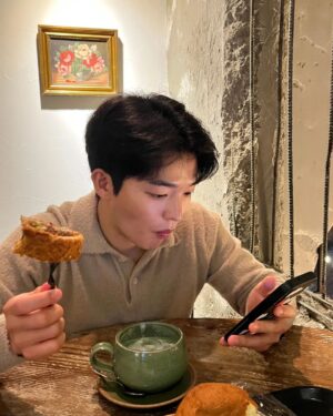Ok Jin-uk Instagram - 쑥라떼 좋아하는 28세👶