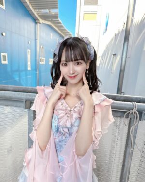 Oka Suenaga Instagram - 𓂃𓈒𓏸
⁡
･
･
⁡
大切な可愛い衣装👑🎀
⁡
･
･
⁡
#衣装 #アイドル #アイドル前髪 #愛のホログラム