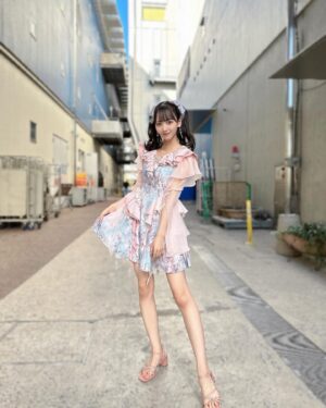 Oka Suenaga Instagram - 𓂃𓈒𓏸
⁡
･
･
⁡
大切な可愛い衣装👑🎀
⁡
･
･
⁡
#衣装 #アイドル #アイドル前髪 #愛のホログラム