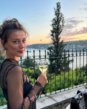 Olcay Yusufoğlu Instagram - 🥂