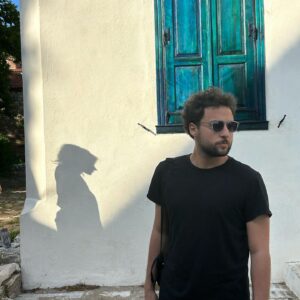 Olcay Yusufoğlu Instagram - Rehabilite olduğum tatilimiz ektedir;

* Naif.Süper 
* Üzücü bi hikaye
* Sanatlı
* @deryadilege 
* Talih/ Isırgan otu
* Sütunlar / Prima Facie efekt
* Senkronizasyon
* Benimkiler
* Bafa 
* kAlpim🤍