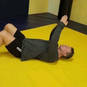 Oleg Taktarov Instagram - Шея первый показатель возраста человека. 
Здесь :👇
От двойного подбородка , от висячей кожи и просто для общего тонуса 
Шея выдает спортивного человека. Не узконаправленного качка , а именно гармонично развитого спортсмена 🔥