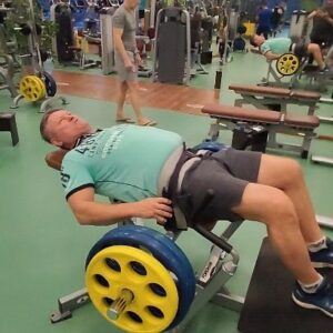 Oleg Taktarov Instagram - Лучшее упражнение для мужика, но это мой секрет🤞
У мужика перестаёт болеть спина тазобедренный сустав и колени. Увеличивается потенция в 10 раз. То есть в день средний (не сильно женатый) мужчина после 35 может быть с 5 женщинами. И самое интересное, что все будут счастливы🔥 
  начинают расти волосы- Шевелюра на голове.
Моментально становишься чемпионом по мма , борьбе и боксу.
А самое главное увеличивается IQ. И даже Бородатый  неандерталец начинает понимать шутки и у него появляется чувство юмора☝️☝💪👌🤝
