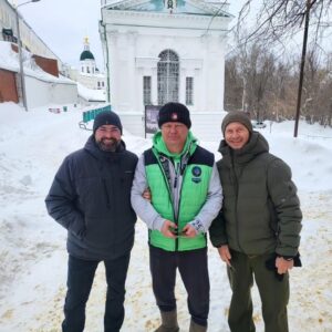 Oleg Taktarov Instagram - Саров . Подземелье. (Почти как Киевско Печерская лавра , только лучше)
Конкурс найди Лютикова на фото
@a_lutikov 
Он попросил, чтобы там его оставили на ночь. И дали только всего 1 сухарик.
Утром я его забрал.... Сухарик