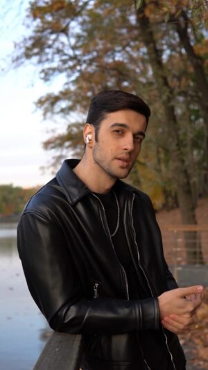 Oleg Ternovoy Instagram - Как справляетесь с осенней хандрой? 🍂